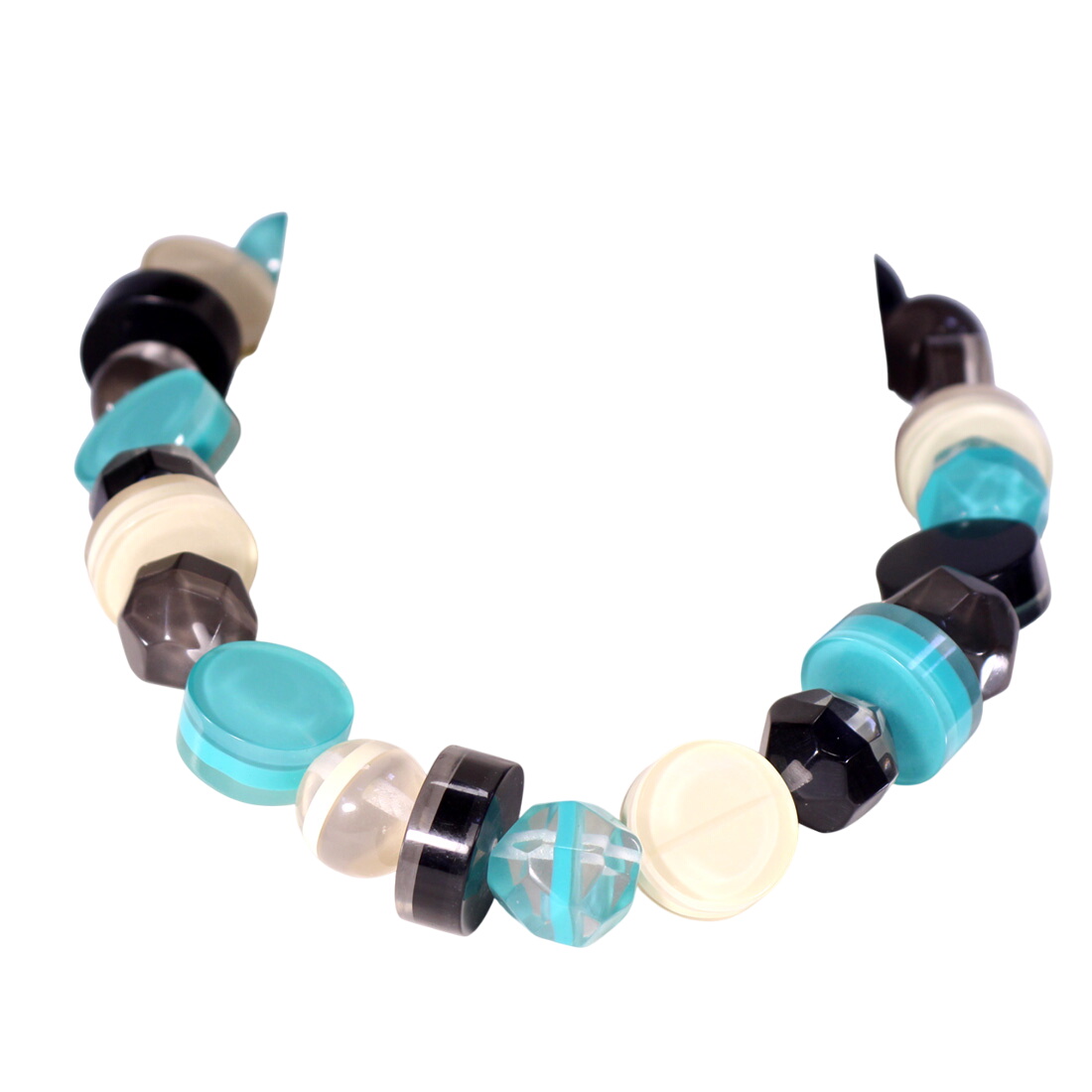 Acheter Collier moderne bleu blanc noir gris Bon état - 14,00 € Collier moderne bleu blanc noir gris Bon état - reconditionné disponible sur Label Emmaüs
